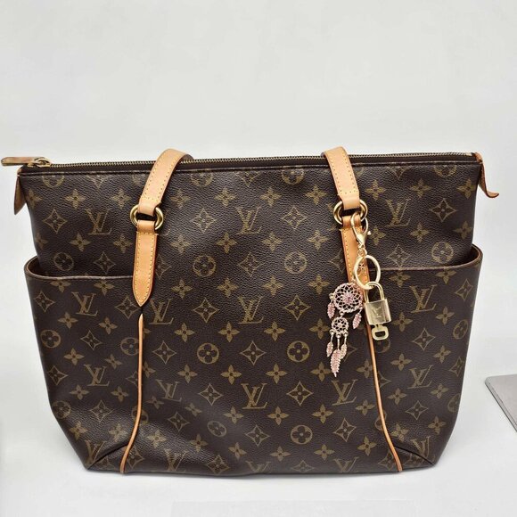 Authentic Louis Vuitton Lock & Key with unbranded Bagcharm, Keycharm, Keychain - Picture 3 of 7